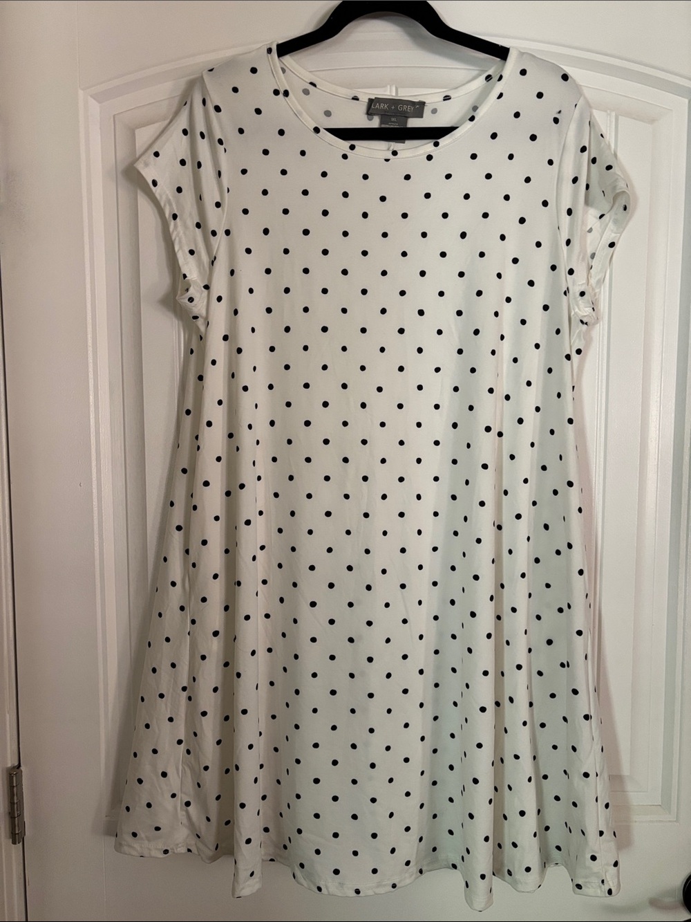 Lark + Grey Black and white Polka Dot midi dress with front pockets. Size 1XL